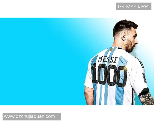 双面足球明星海报展现运动魅力与个性风采的完美结合